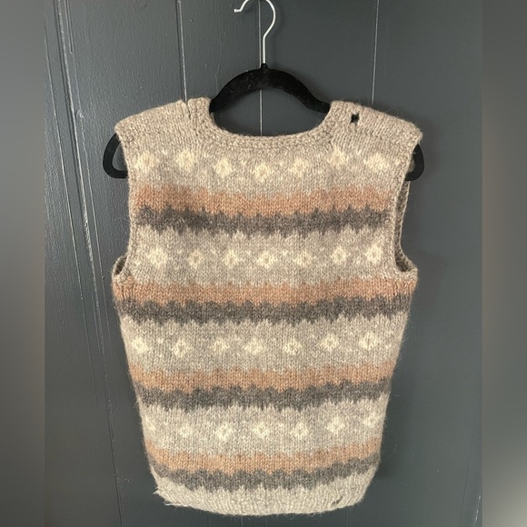 Hilda Ltd Icelandic Faire Isle 100% Wool Vest - Picture 3 of 10